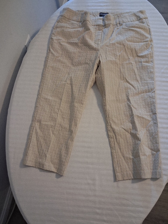 Soho Pants - Beige Capris Size 16